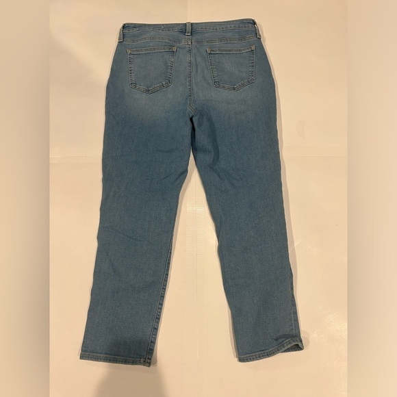 Chico’s So Slimming Girlfriend Slim Leg Jeans Cropped Women’s 8/1 Light Wash - Picture 2 of 10